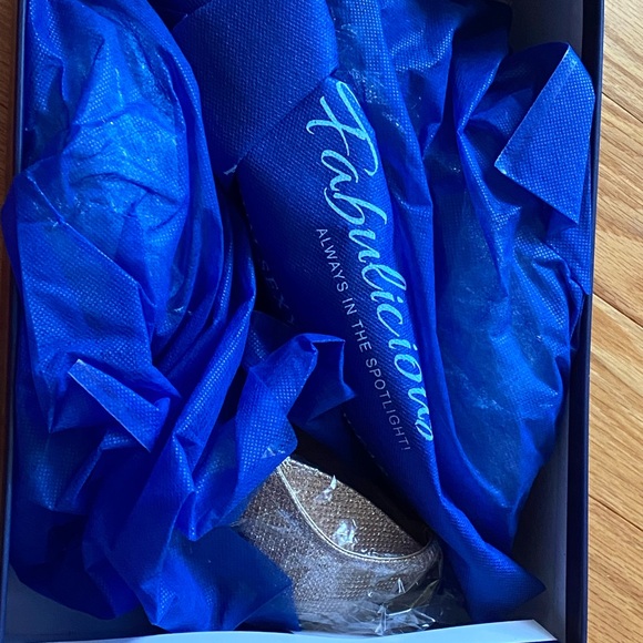 Fabulicious Nude Mesh Glitter 3 1/2 inch Ankle Strap Heel -Size 10 - Picture 4 of 5